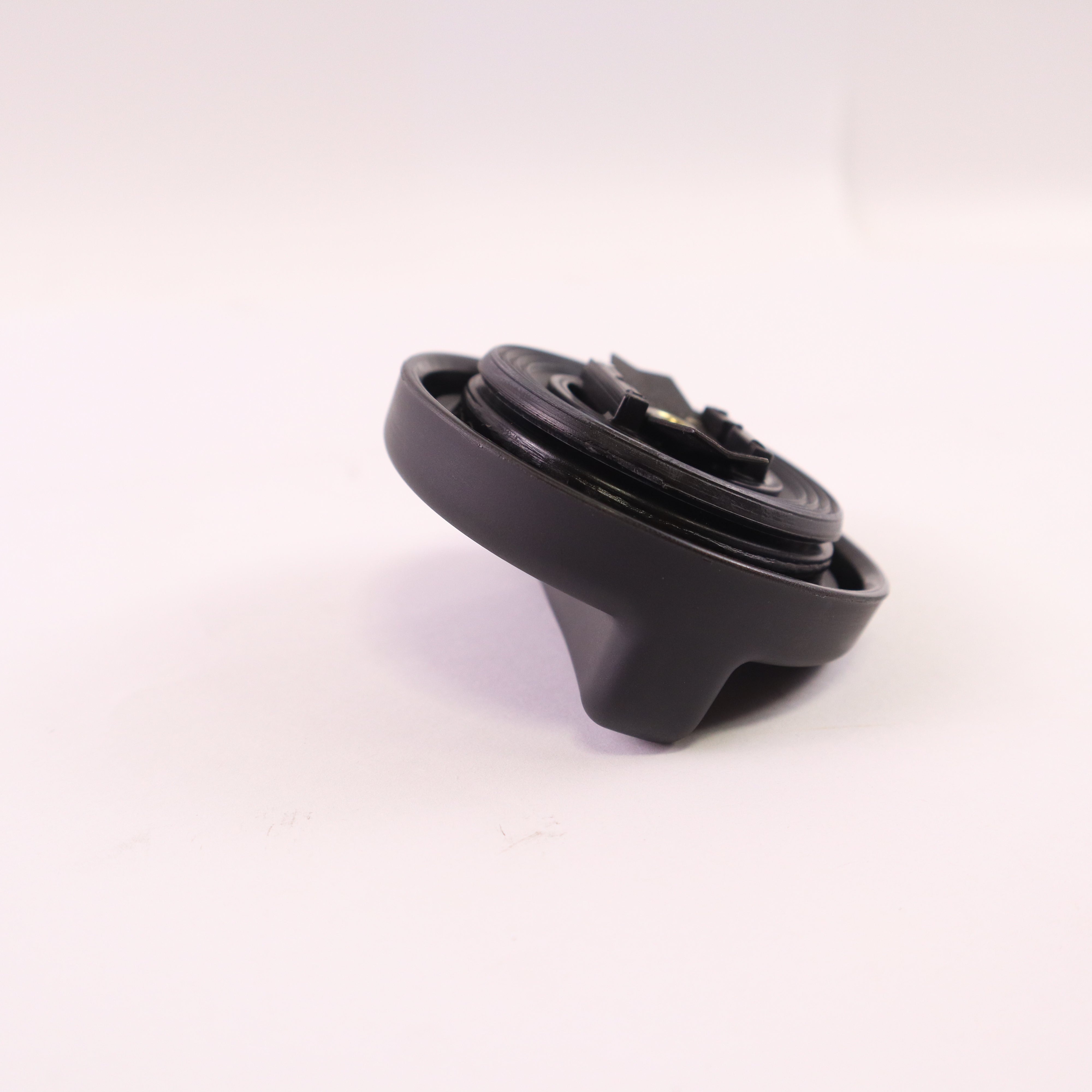 Genuine Maserati & Ferrari Engine Oil Cap for Ghibli, Quattroporte, Granturismo, Grancabrio, California T 293205