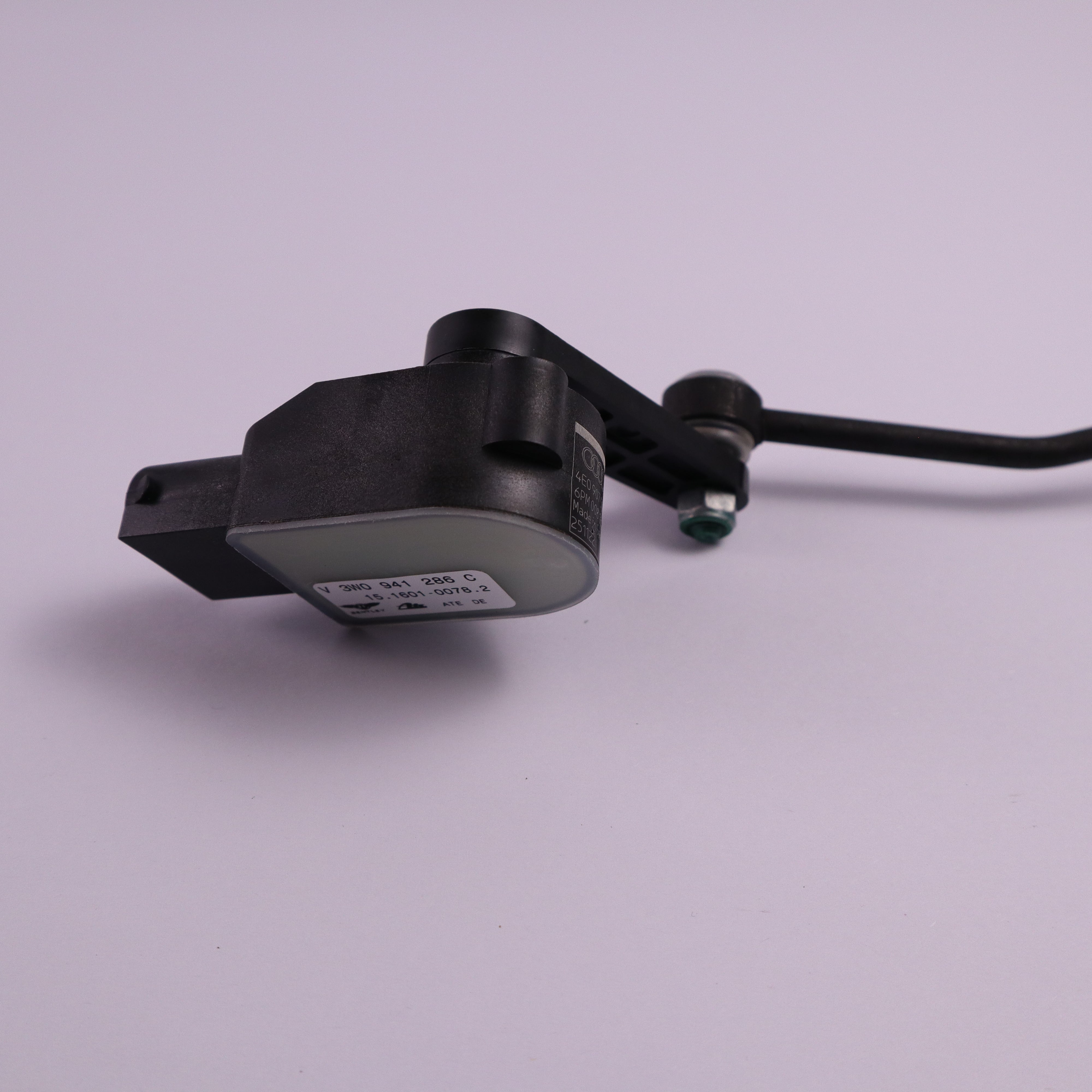 Genuine Bentley Front Right Level Sensor 3W0941286C