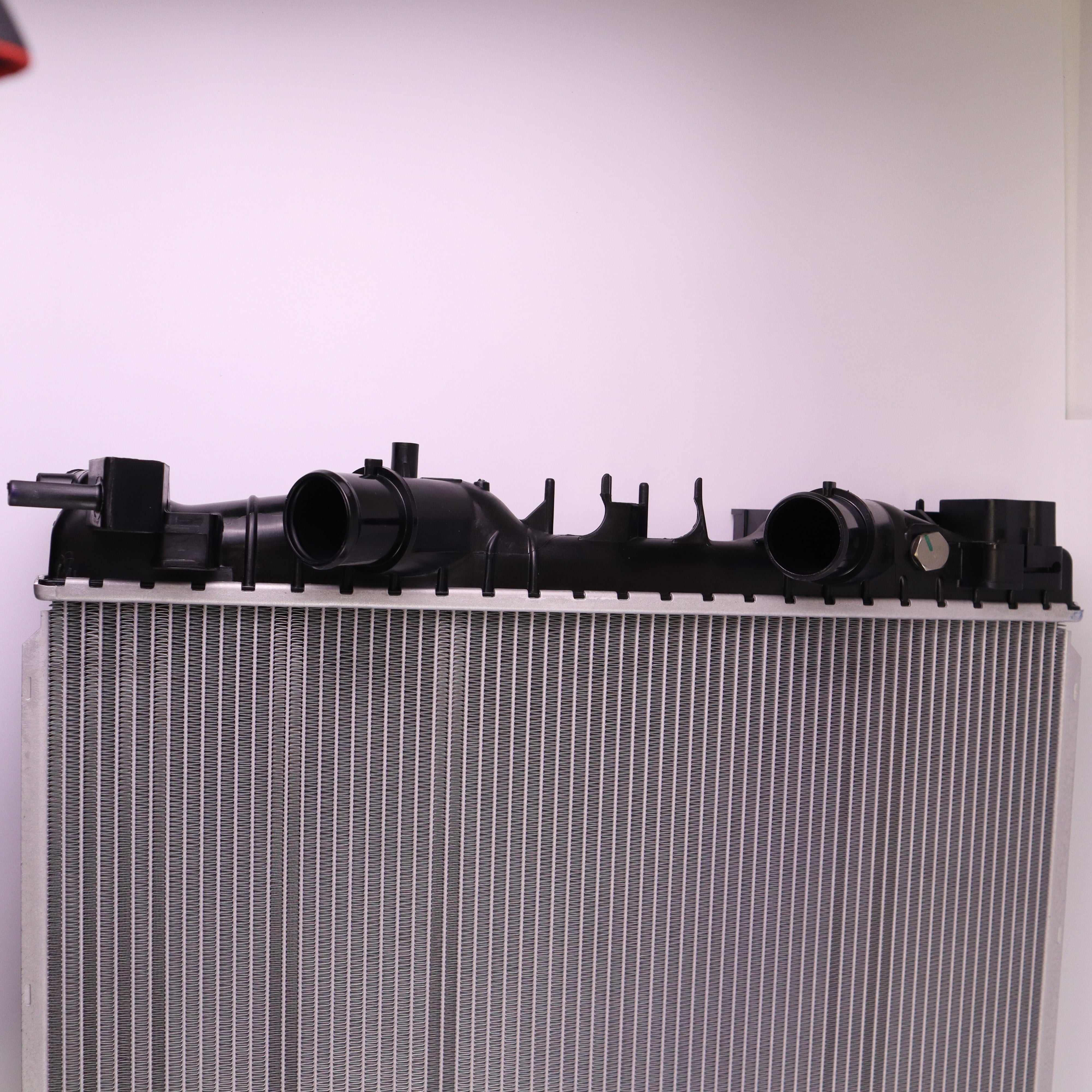 Genuine Maserati Ghibli & Quattroporte Radiator 670109996
