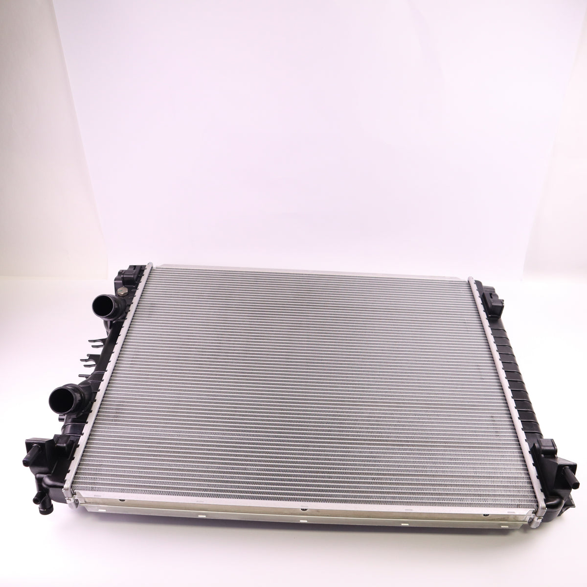 Genuine Maserati Ghibli & Quattroporte Radiator 670109996