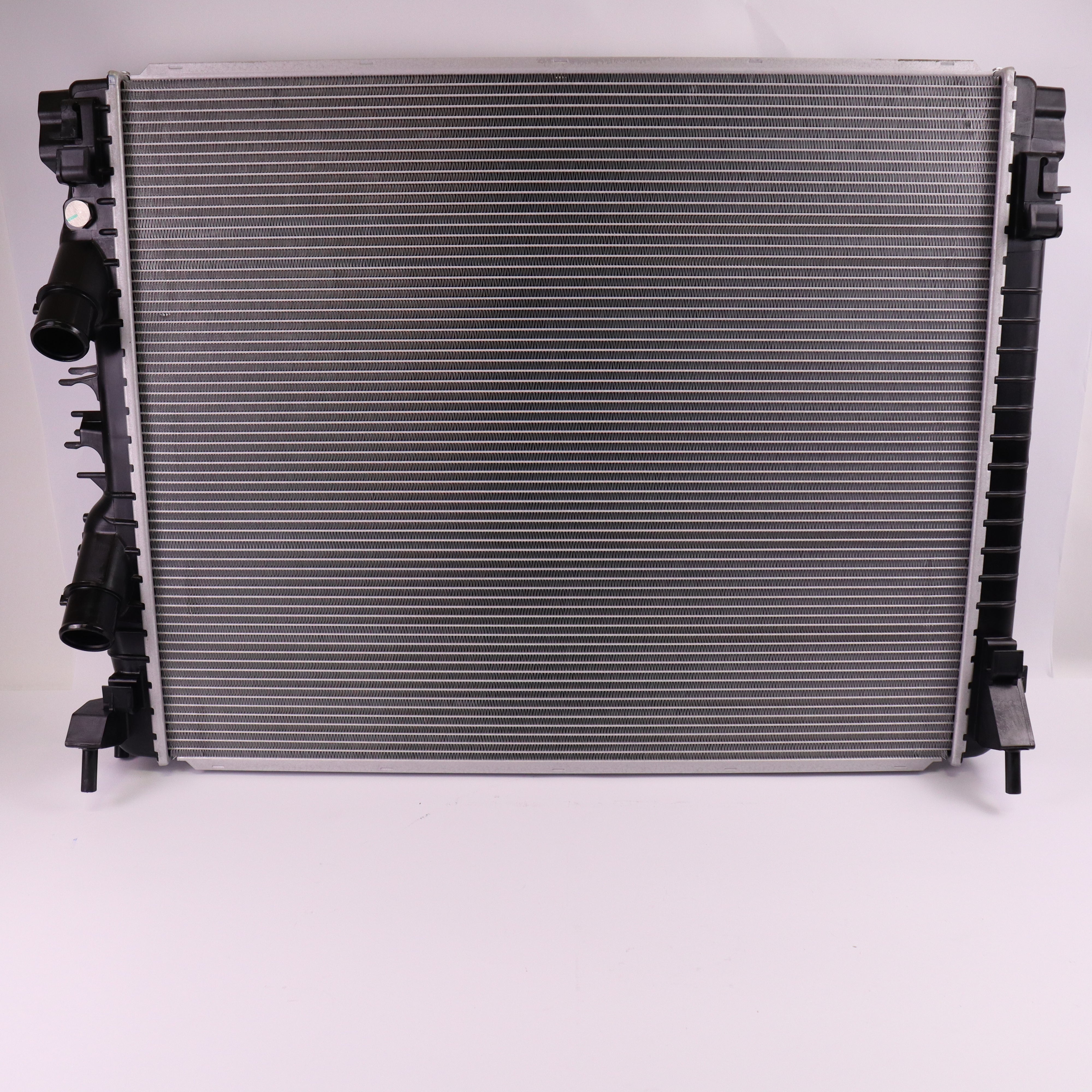Genuine Maserati Ghibli & Quattroporte Radiator 670109996