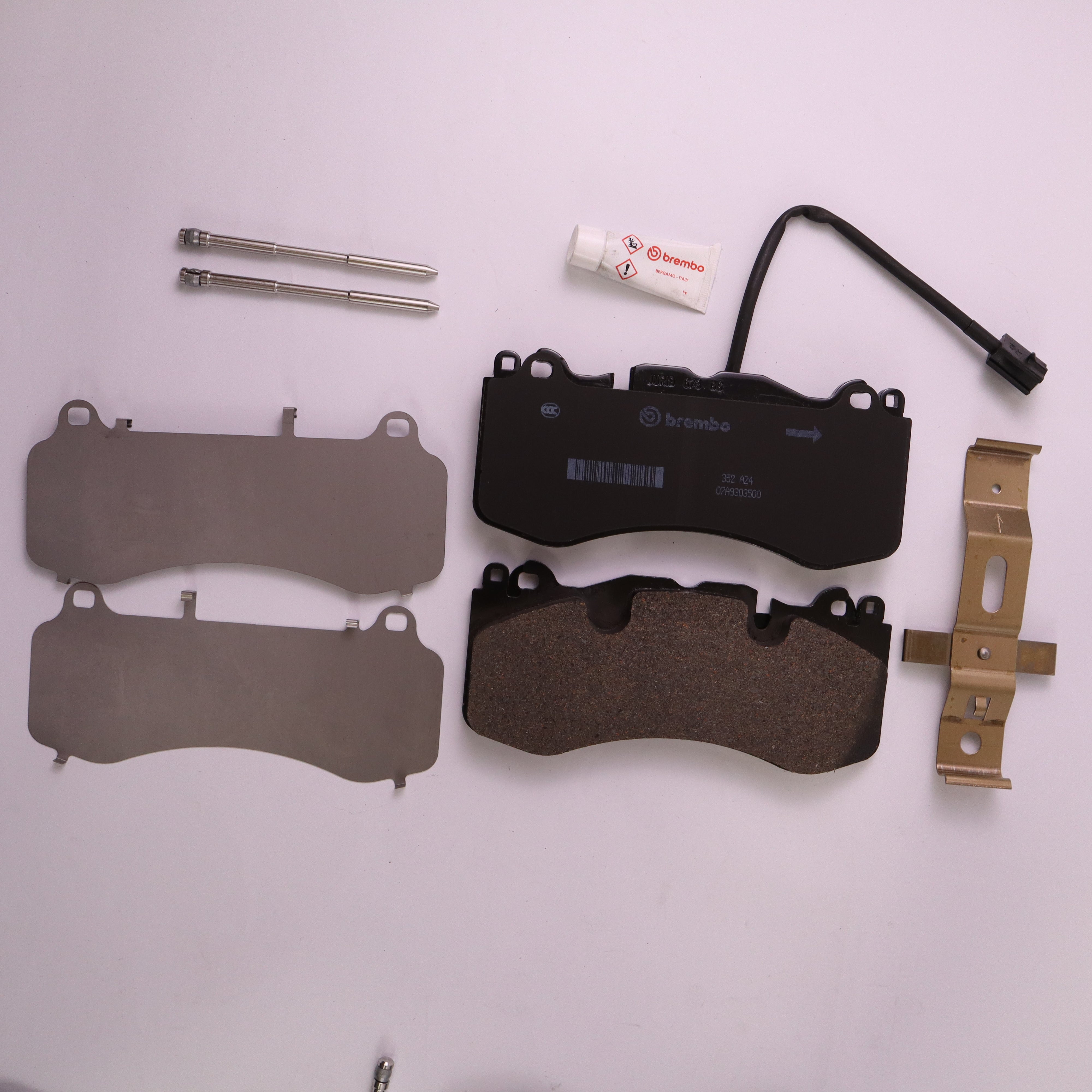 Genuine Front Brake Pads Kit For Maserati Levante 673012038