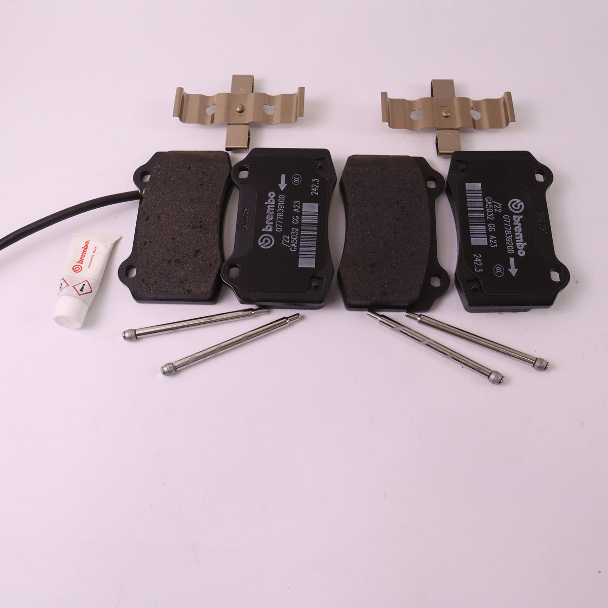 Genuine Maserati Rear Brake Pad Kit for Ghibli & Quattroporte 673012039