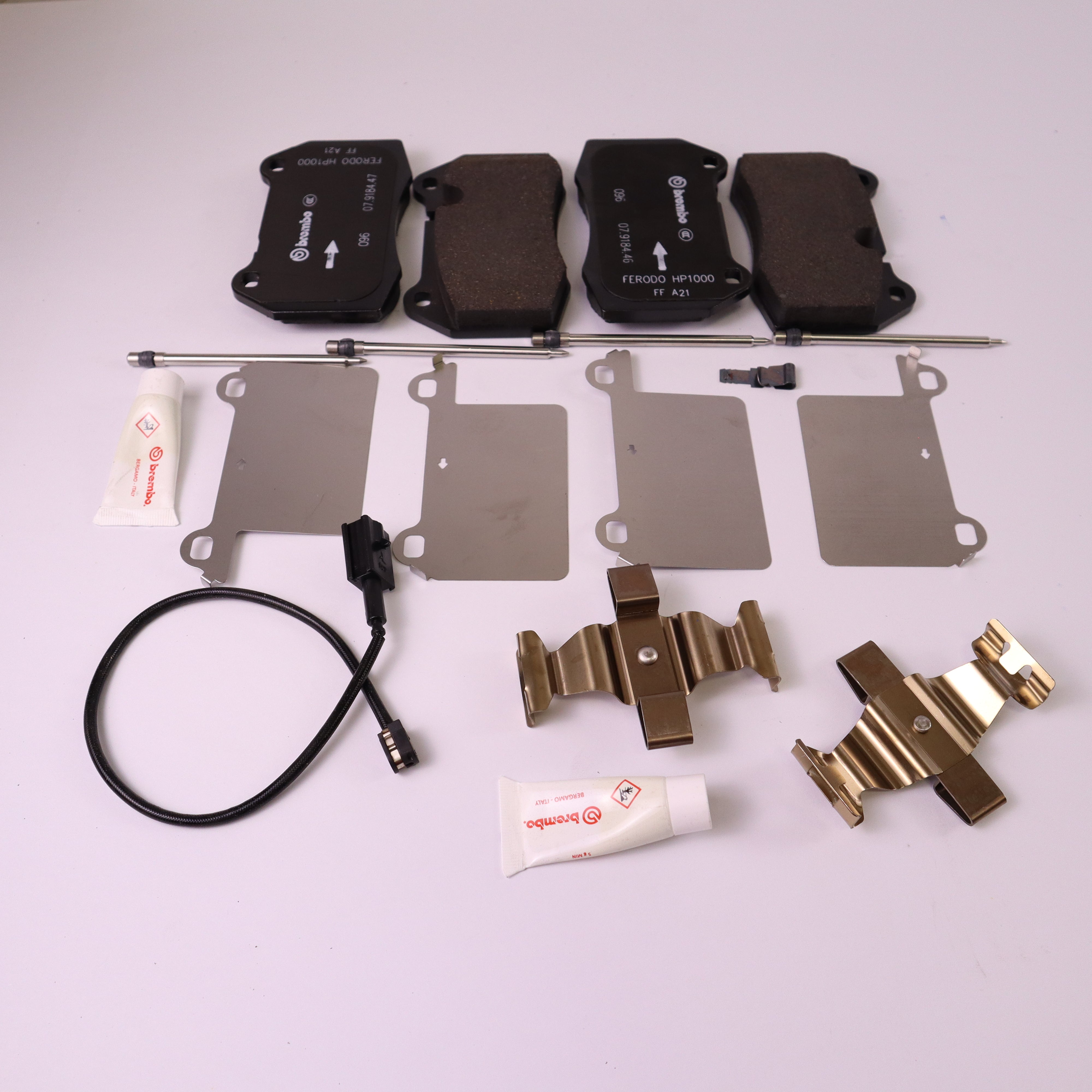 Genuine Maserati Front Brake Pad Kit 673012042