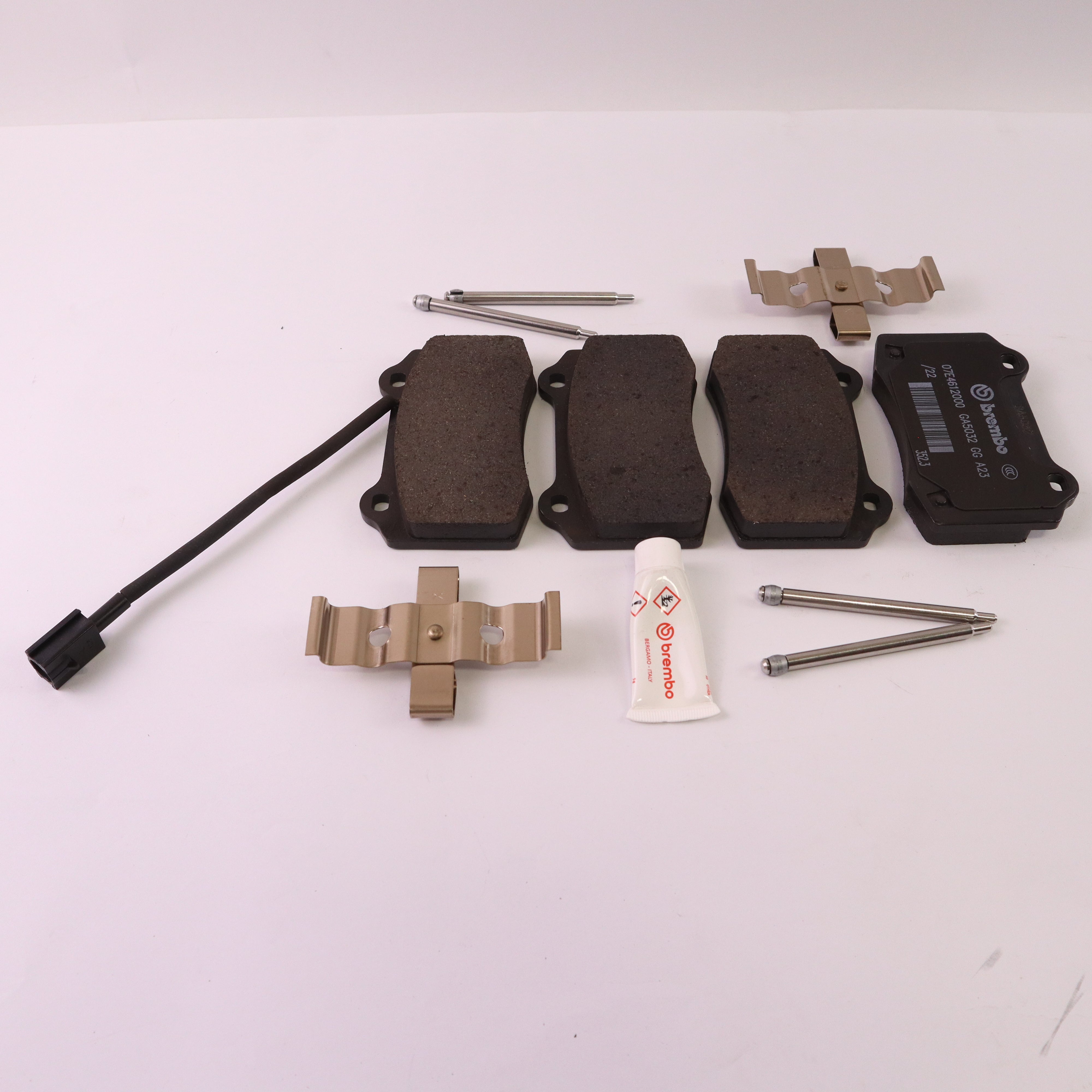 Genuine Rear Brake Pads Kit For Maserati Ghibli, Quattroporte 673012377